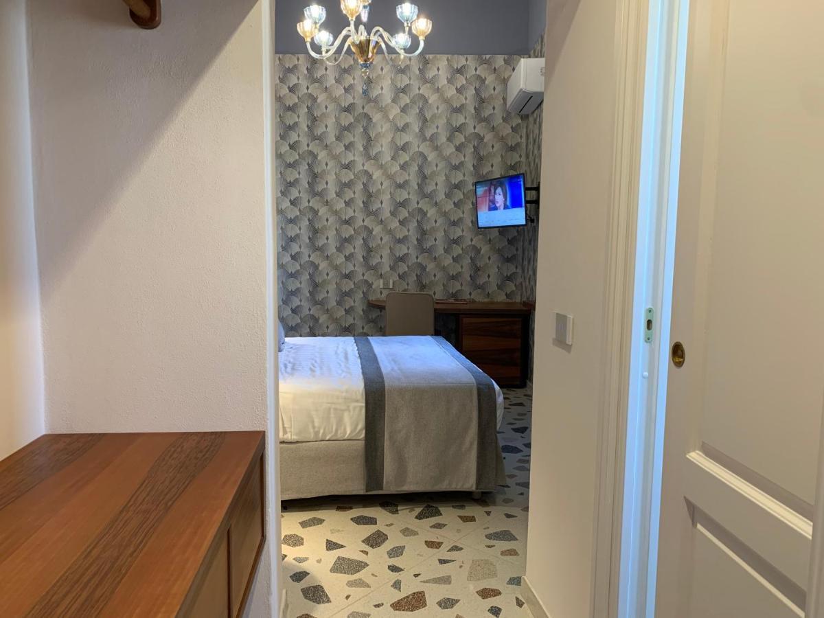 Dimora Del Leone Gaeta Bed & Breakfast Exterior photo