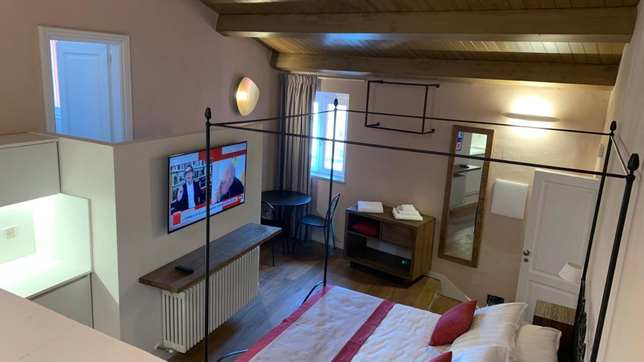 Dimora Del Leone Gaeta Bed & Breakfast Exterior photo