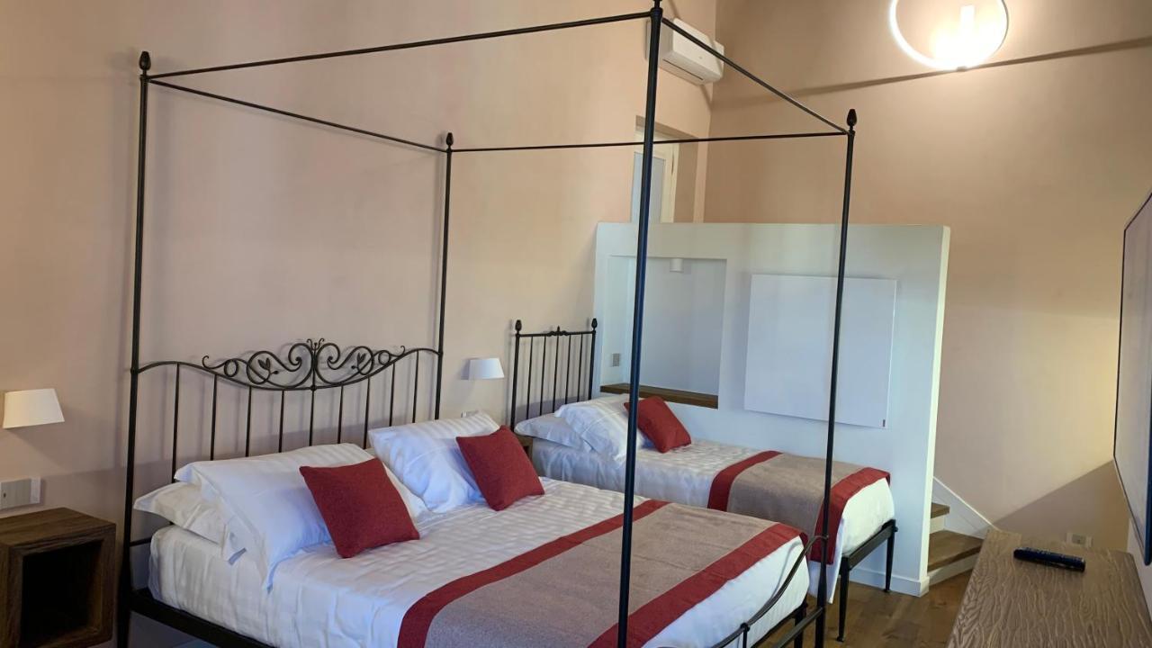 Dimora Del Leone Gaeta Bed & Breakfast Exterior photo