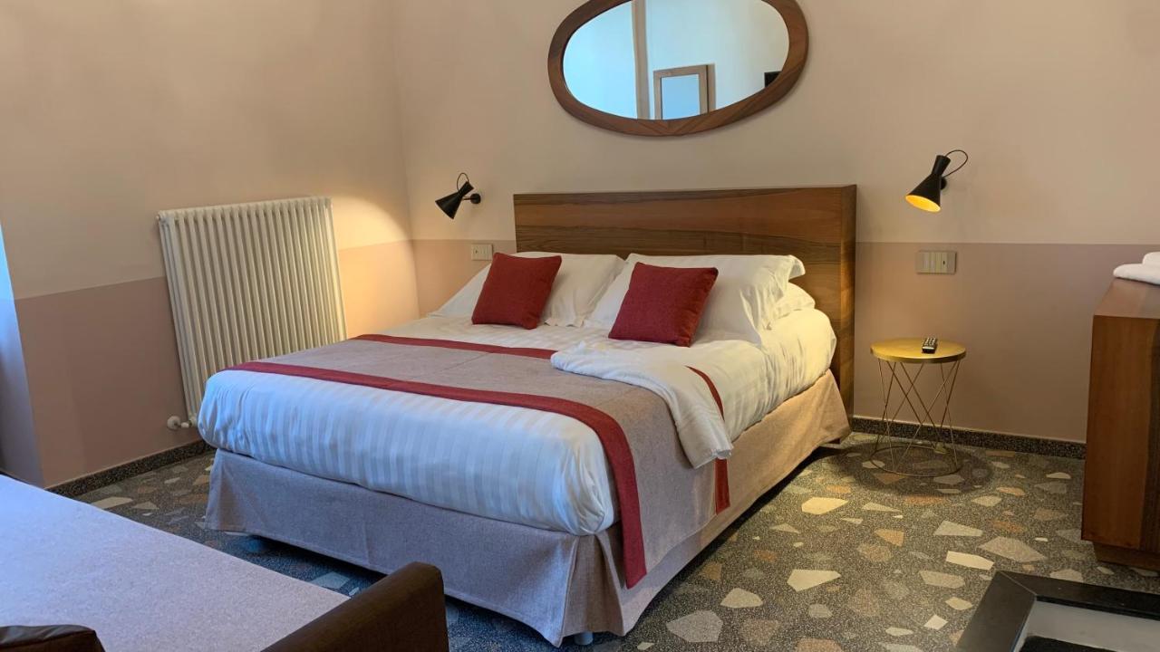 Dimora Del Leone Gaeta Bed & Breakfast Exterior photo