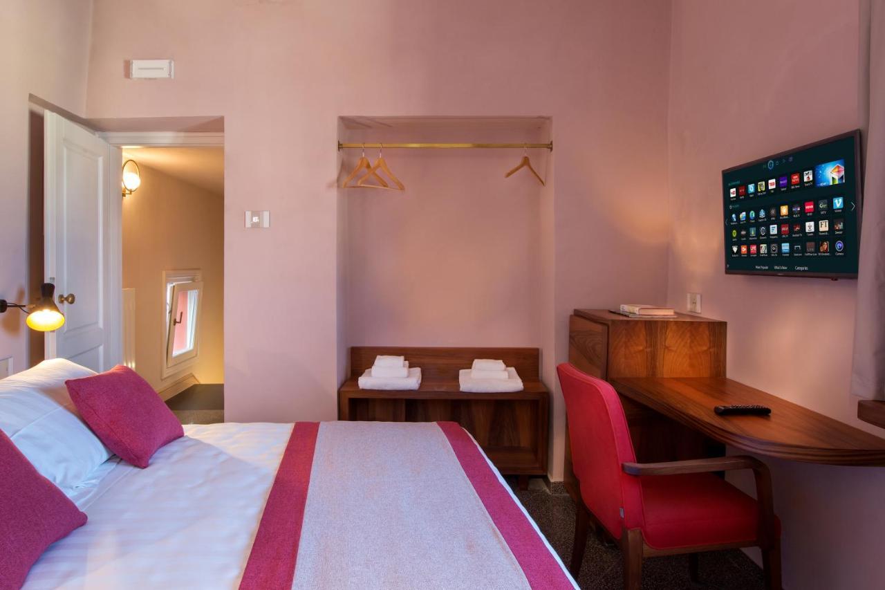 Dimora Del Leone Gaeta Bed & Breakfast Exterior photo