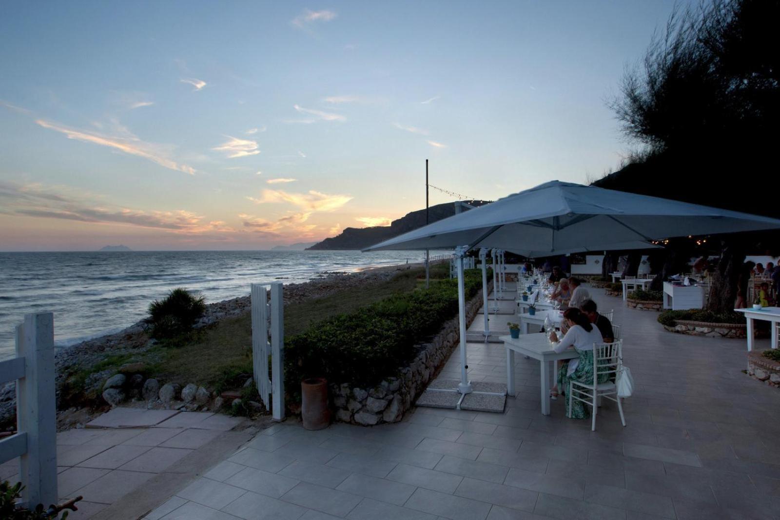 Dimora Del Leone Gaeta Bed & Breakfast Exterior photo